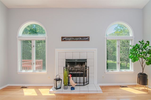 2402 Meadowridge Court, Ann Arbor, MI 48105