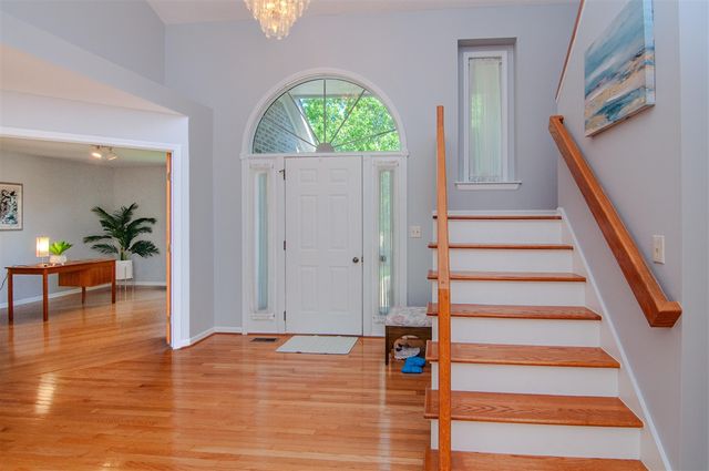 2402 Meadowridge Court, Ann Arbor, MI 48105