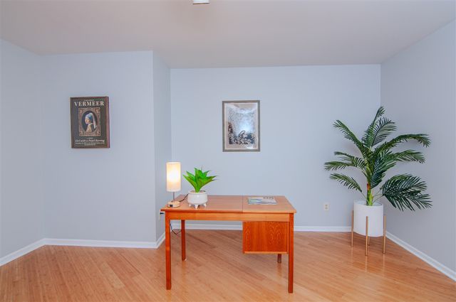 2402 Meadowridge Court, Ann Arbor, MI 48105