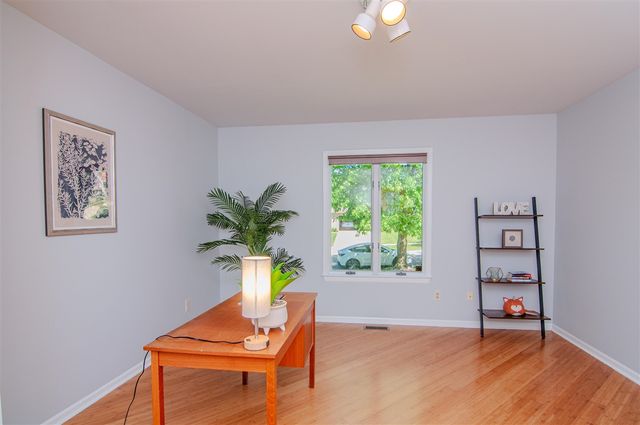 2402 Meadowridge Court, Ann Arbor, MI 48105