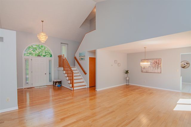 2402 Meadowridge Court, Ann Arbor, MI 48105