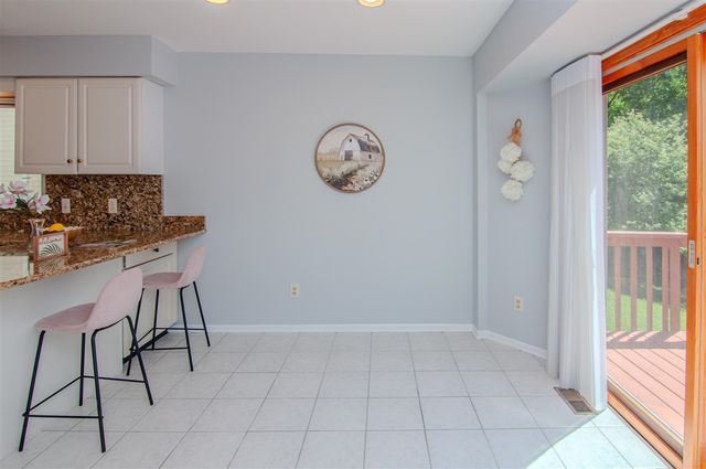 2402 Meadowridge Court, Ann Arbor, MI 48105