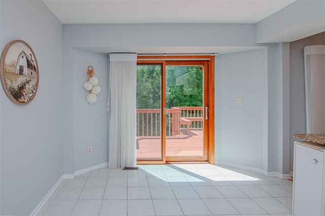 2402 Meadowridge Court, Ann Arbor, MI 48105