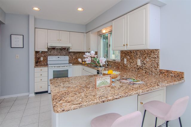 2402 Meadowridge Court, Ann Arbor, MI 48105