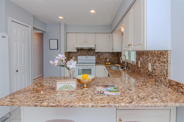 2402 Meadowridge Court, Ann Arbor, MI 48105