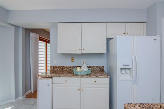 2402 Meadowridge Court, Ann Arbor, MI 48105