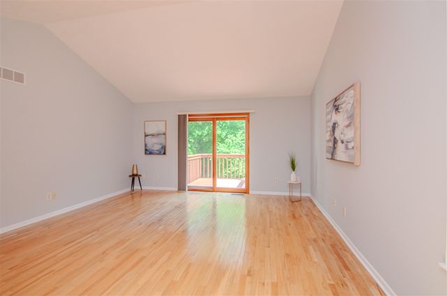 2402 Meadowridge Court, Ann Arbor, MI 48105