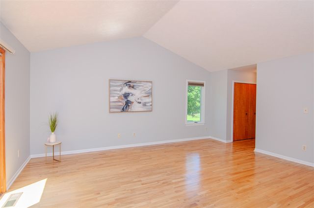2402 Meadowridge Court, Ann Arbor, MI 48105