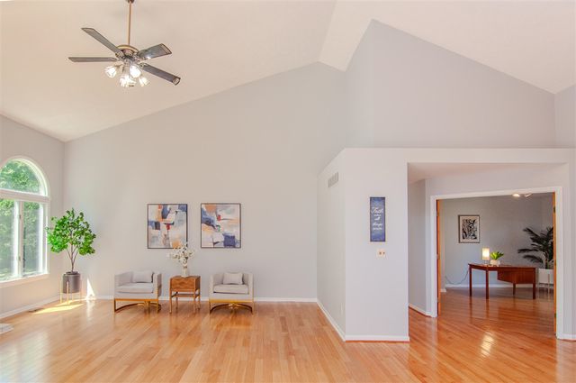 2402 Meadowridge Court, Ann Arbor, MI 48105