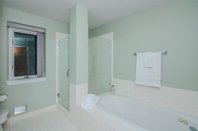 2402 Meadowridge Court, Ann Arbor, MI 48105