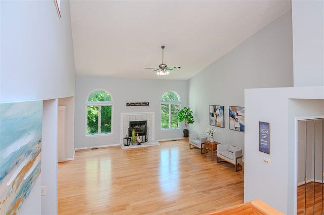 2402 Meadowridge Court, Ann Arbor, MI 48105