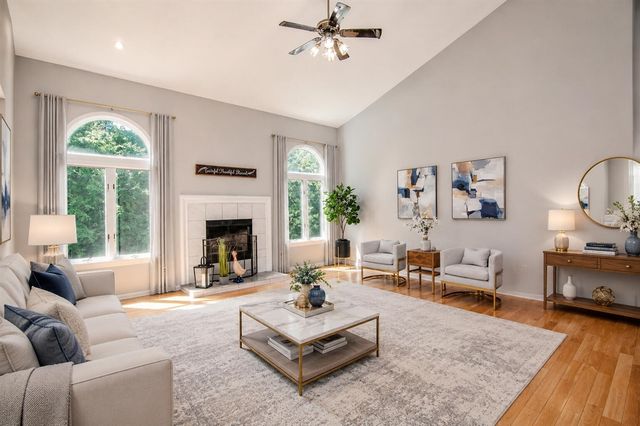 2402 Meadowridge Court, Ann Arbor, MI 48105