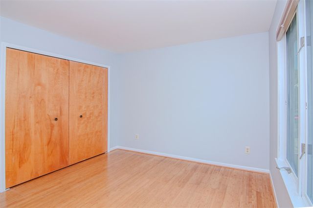 2402 Meadowridge Court, Ann Arbor, MI 48105
