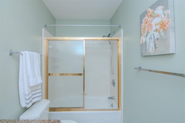 2402 Meadowridge Court, Ann Arbor, MI 48105