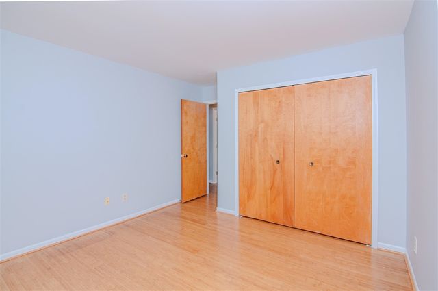 2402 Meadowridge Court, Ann Arbor, MI 48105