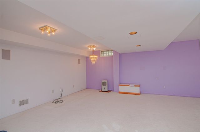 2402 Meadowridge Court, Ann Arbor, MI 48105