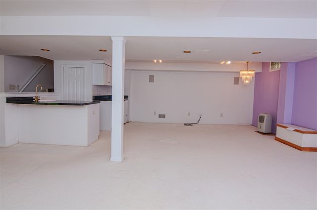 2402 Meadowridge Court, Ann Arbor, MI 48105