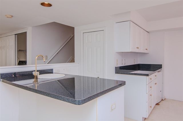 2402 Meadowridge Court, Ann Arbor, MI 48105