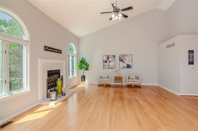 2402 Meadowridge Court, Ann Arbor, MI 48105