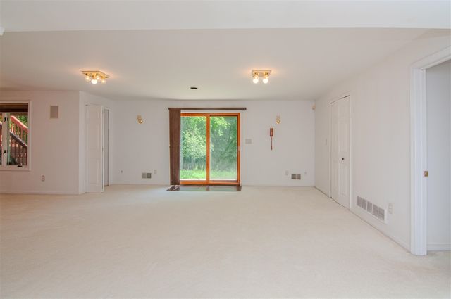 2402 Meadowridge Court, Ann Arbor, MI 48105