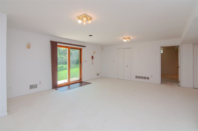 2402 Meadowridge Court, Ann Arbor, MI 48105