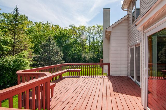2402 Meadowridge Court, Ann Arbor, MI 48105