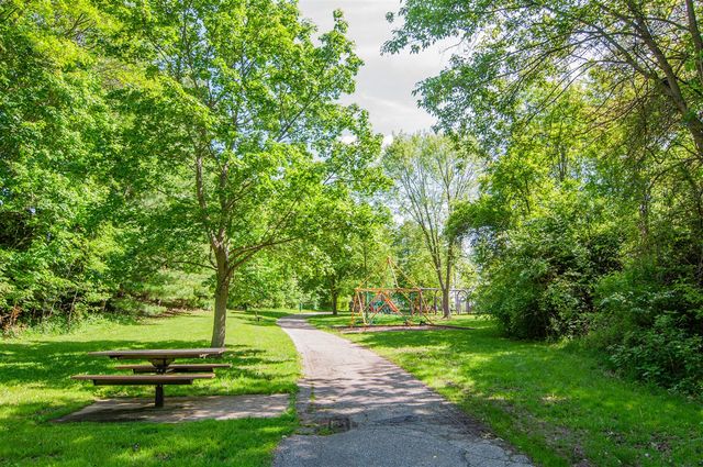 2402 Meadowridge Court, Ann Arbor, MI 48105