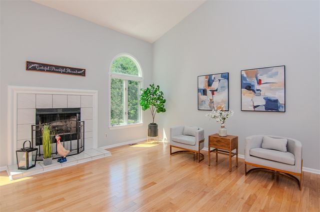 2402 Meadowridge Court, Ann Arbor, MI 48105