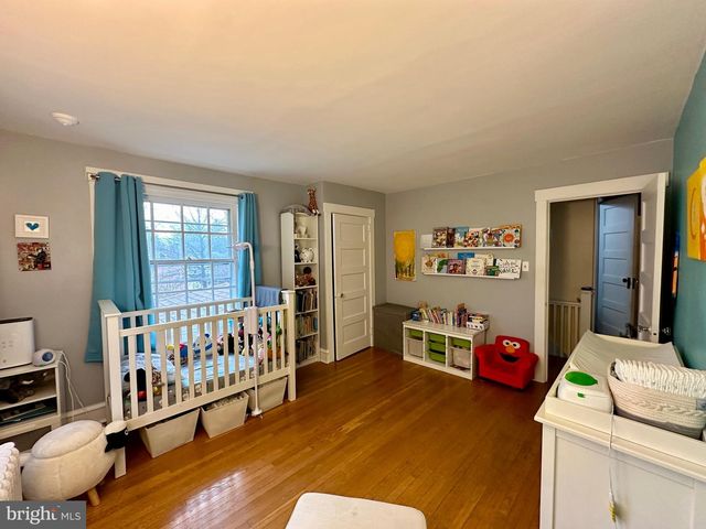 2 CHESTNUT AVE, Narberth, PA 19072