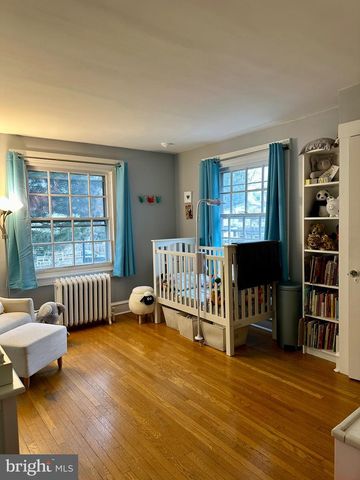 2 CHESTNUT AVE, Narberth, PA 19072