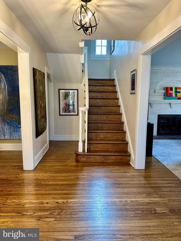 2 CHESTNUT AVE, Narberth, PA 19072