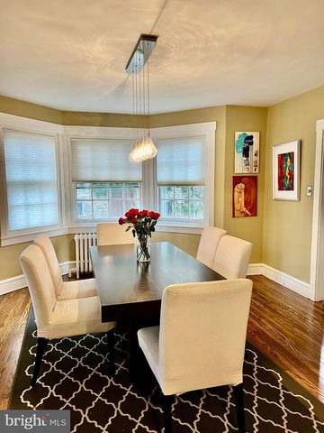 2 CHESTNUT AVE, Narberth, PA 19072