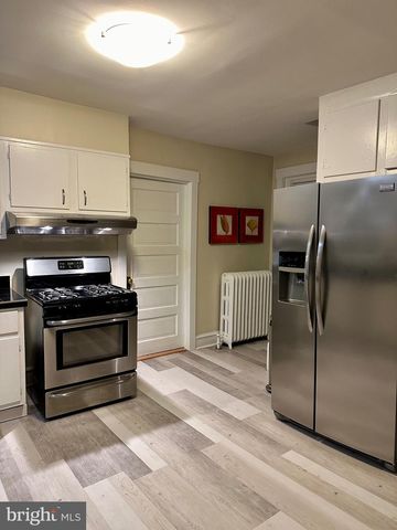2 CHESTNUT AVE, Narberth, PA 19072