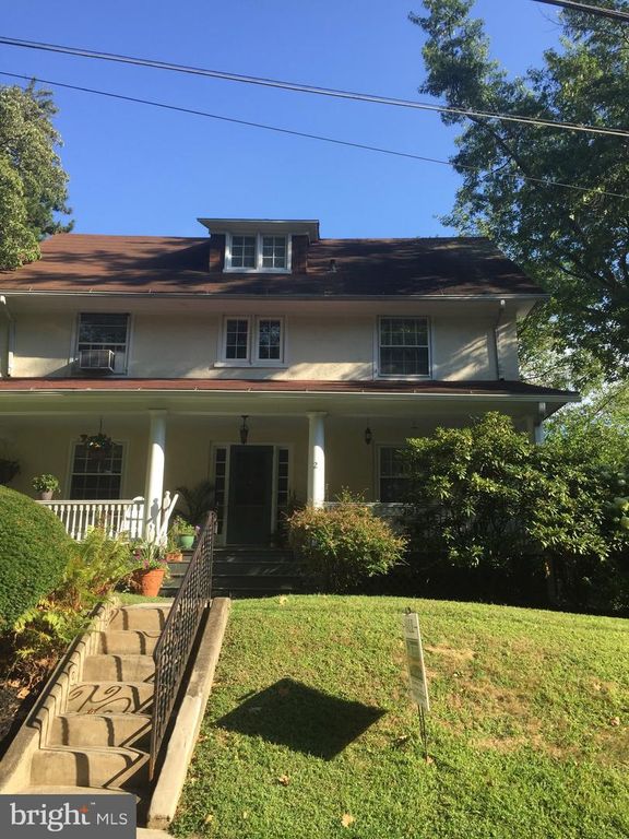 2 CHESTNUT AVE, Narberth, PA 19072