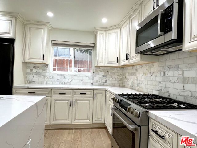 5019 Maplewood Avenue 105, Los Angeles, CA 90004