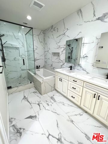 5019 Maplewood Avenue 105, Los Angeles, CA 90004