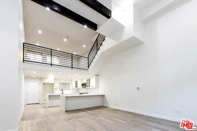 5019 Maplewood Avenue 105, Los Angeles, CA 90004