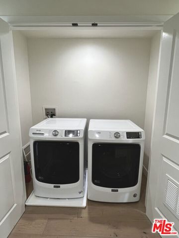 5019 Maplewood Avenue 105, Los Angeles, CA 90004