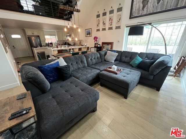 5019 Maplewood Avenue 105, Los Angeles, CA 90004