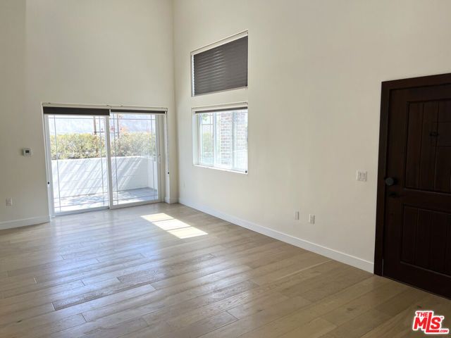 5019 Maplewood Avenue 105, Los Angeles, CA 90004