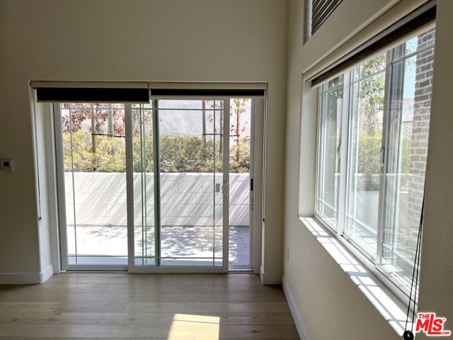 5019 Maplewood Avenue 105, Los Angeles, CA 90004