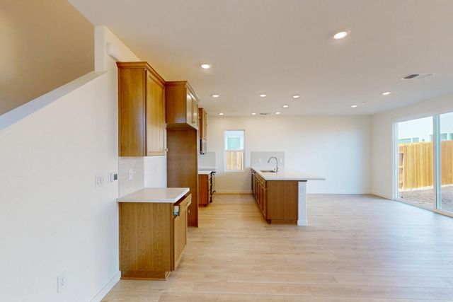 5601 Gambrel Way, Sacramento, CA 95835