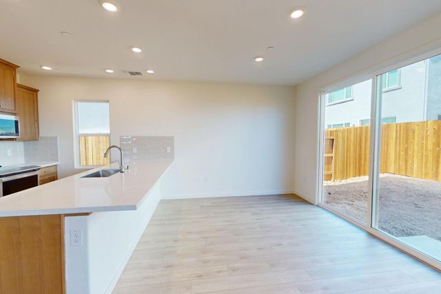 5601 Gambrel Way, Sacramento, CA 95835