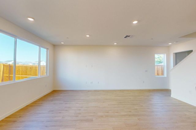 5601 Gambrel Way, Sacramento, CA 95835