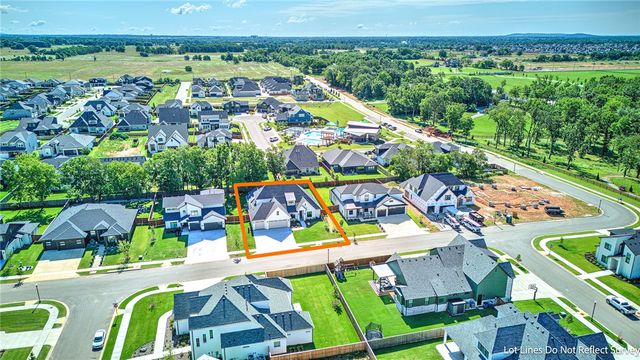 6709 SW Heartbeat Street, Bentonville, AR 72713
