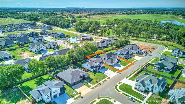 6709 SW Heartbeat Street, Bentonville, AR 72713