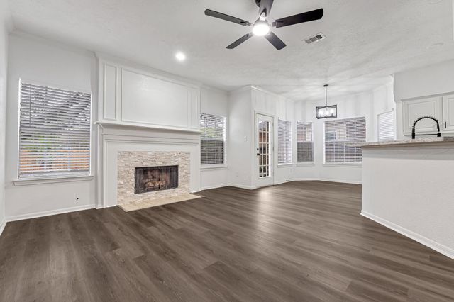 1502 Mabry Mill Road, Houston, TX 77062