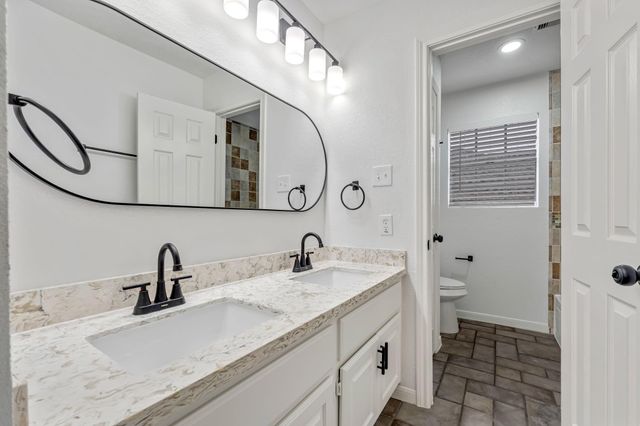 1502 Mabry Mill Road, Houston, TX 77062