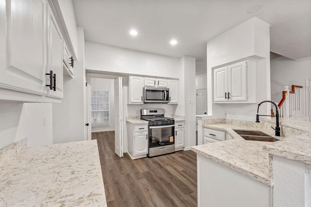 1502 Mabry Mill Road, Houston, TX 77062