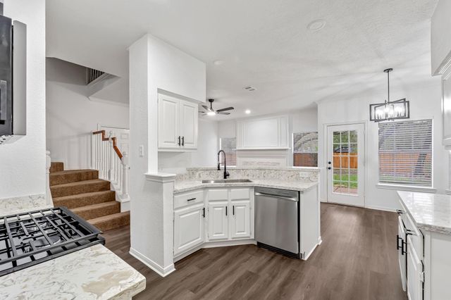 1502 Mabry Mill Road, Houston, TX 77062